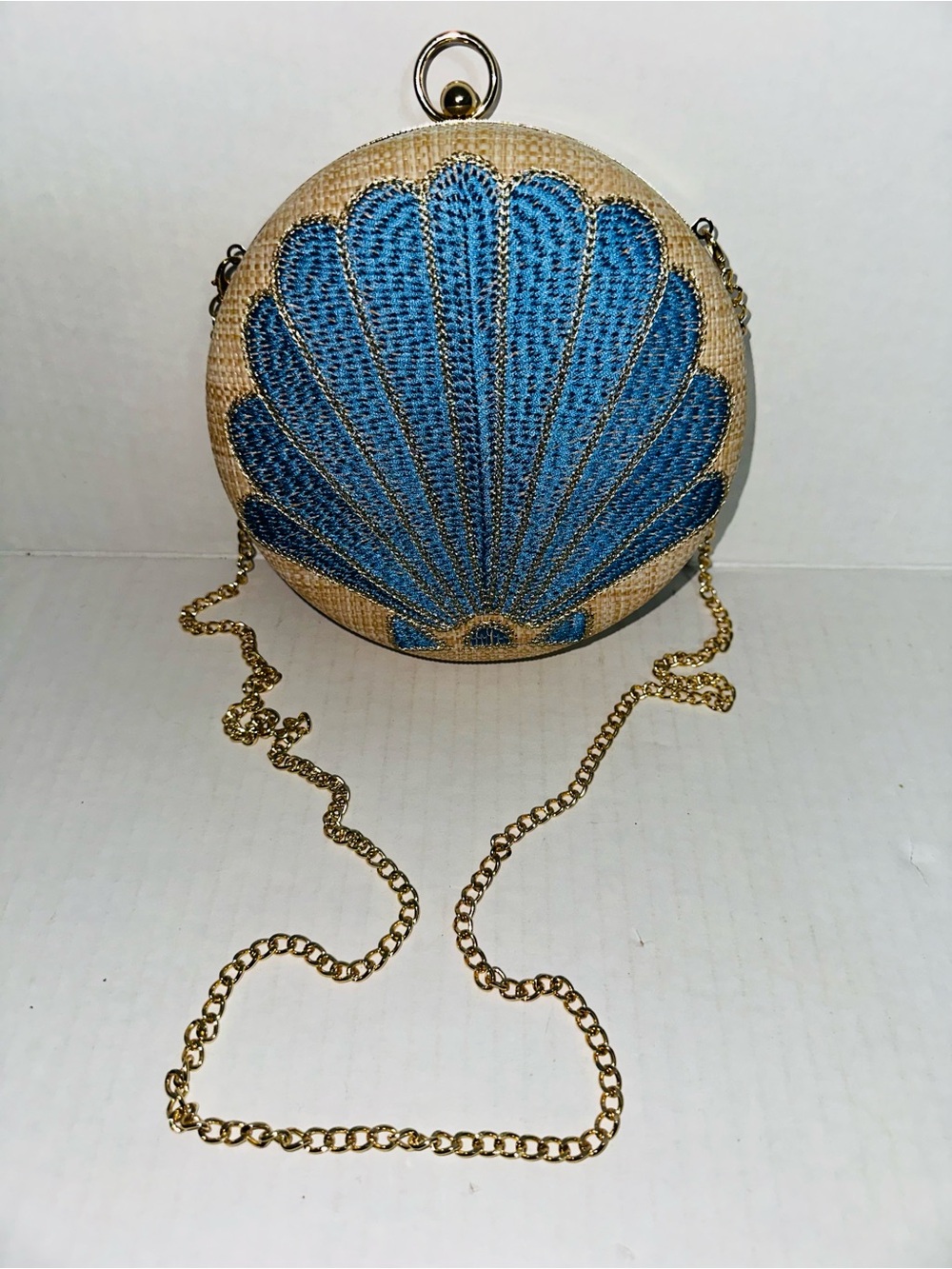 Embroidered Blue Seashell Round Straw Clutch Handbag Gold Chain Crossbody Bag